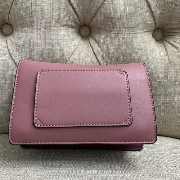 ❌𝗦𝗢𝗟𝗗❌New Without Tag BCBGeneration Shoulder/Clutch/Belt Bag Small - Picture 2 of 6